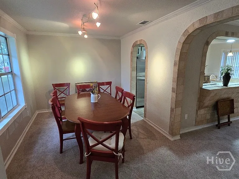 113 Wyckfield Rd — Photo 7
