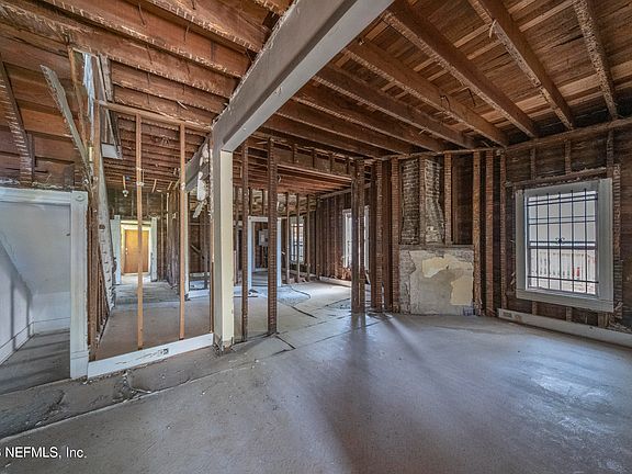 2nd image of 141 E 5TH Street