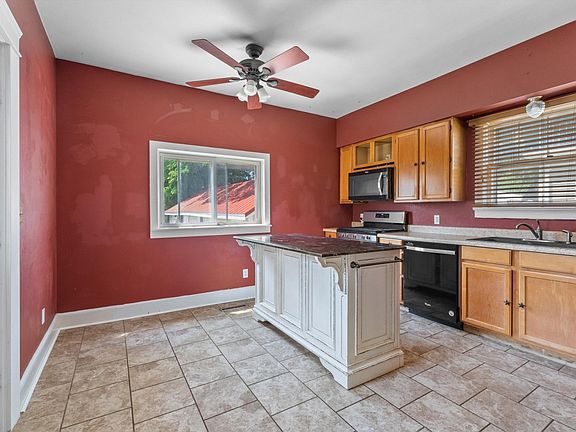 3rd image of 1817 New York Ave