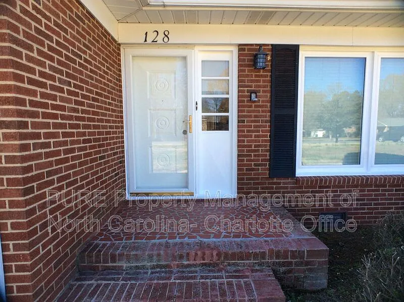 3 bed, 2.0 bath, 1481 sqft, $1,725 — Photo 4