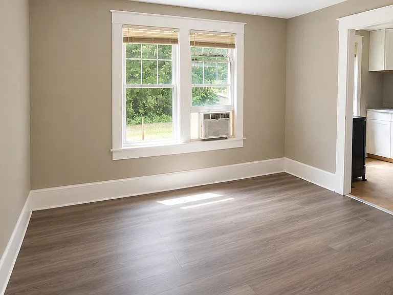 1049 Birch St — Photo 3
