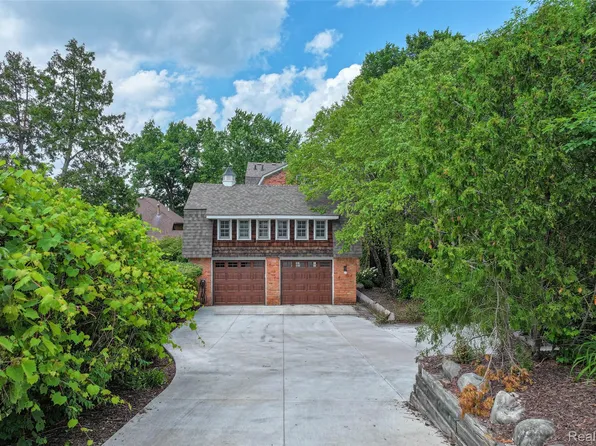 6420 Commerce Rd, West Bloomfield, MI 48324