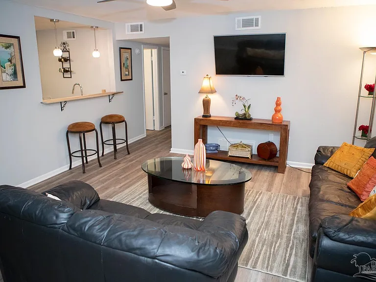 300 Bayou Blvd #106 — Photo 9