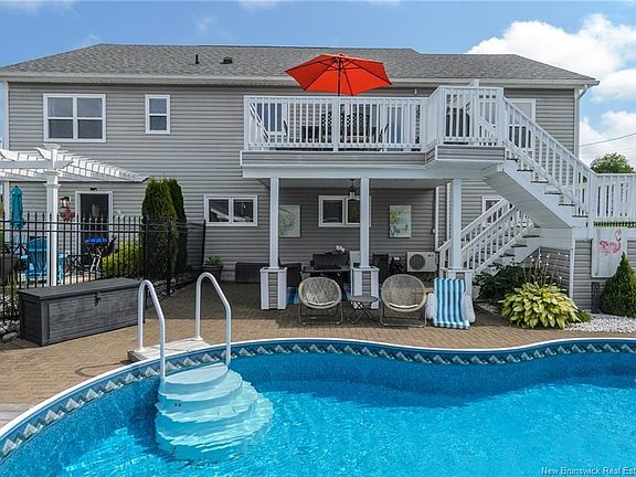 3rd image of 27 Runnymede Dr