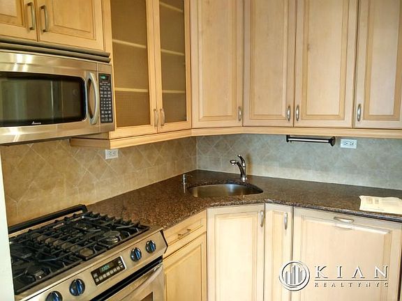 3rd image of 400 E 70th St APT 2704