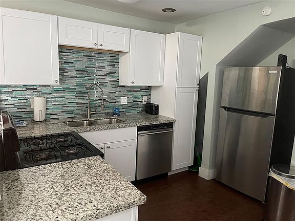 4th image of 3529 Avenue M #A