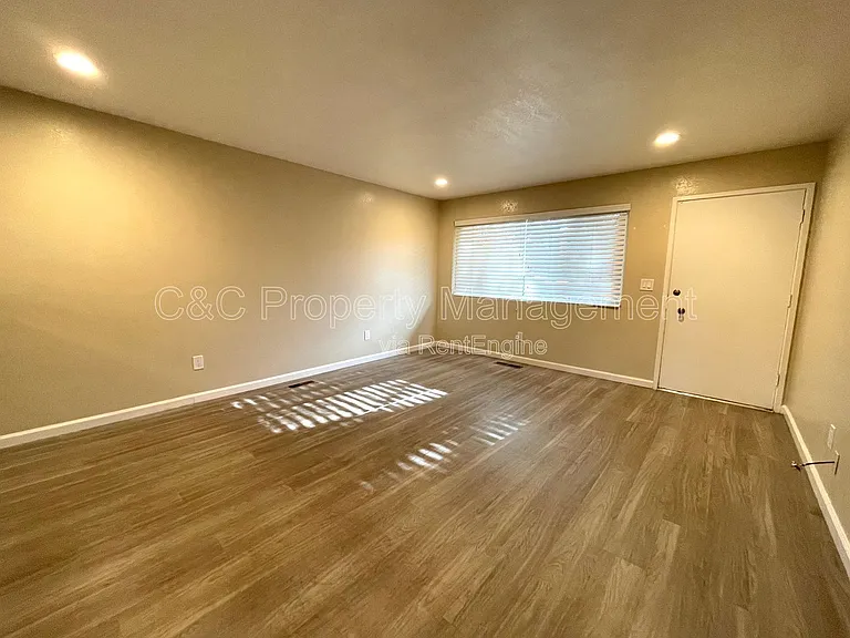 802 Sunset Dr #I — Photo 6