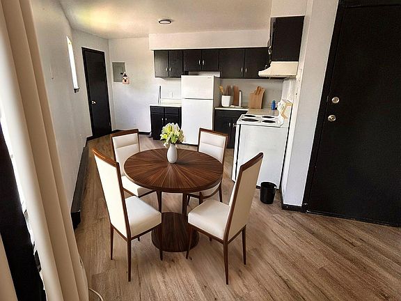 3rd image of 1720 W Pennsylvania St #1720/4