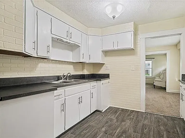 216 N Wheeling Ave — Photo 3