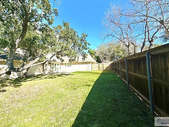 5th image of 1402 Pine Ct