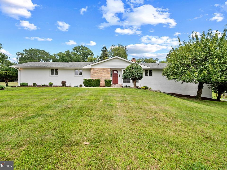 1st image of 4037 Crescent Rd