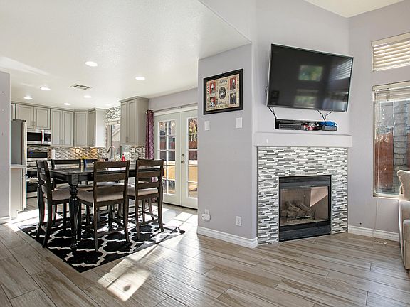 2nd image of 404 Calle Mirasol