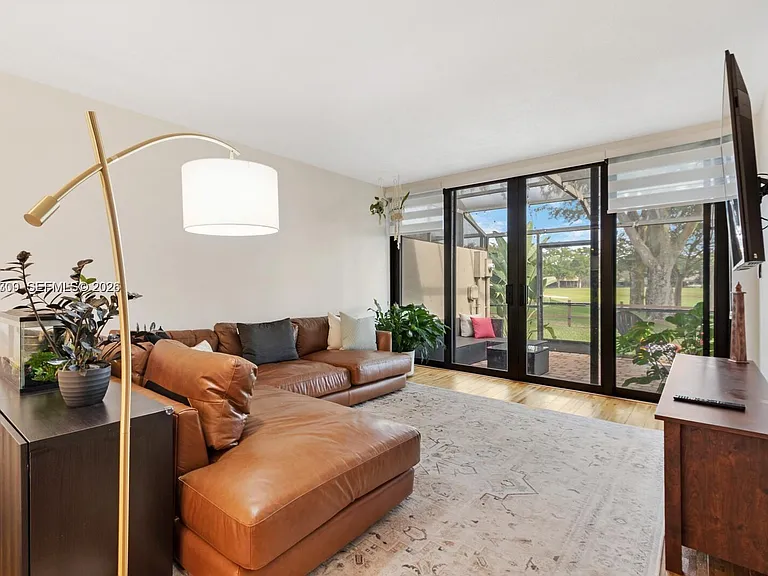 1411 W Fairway Rd #VILLA — Photo 9