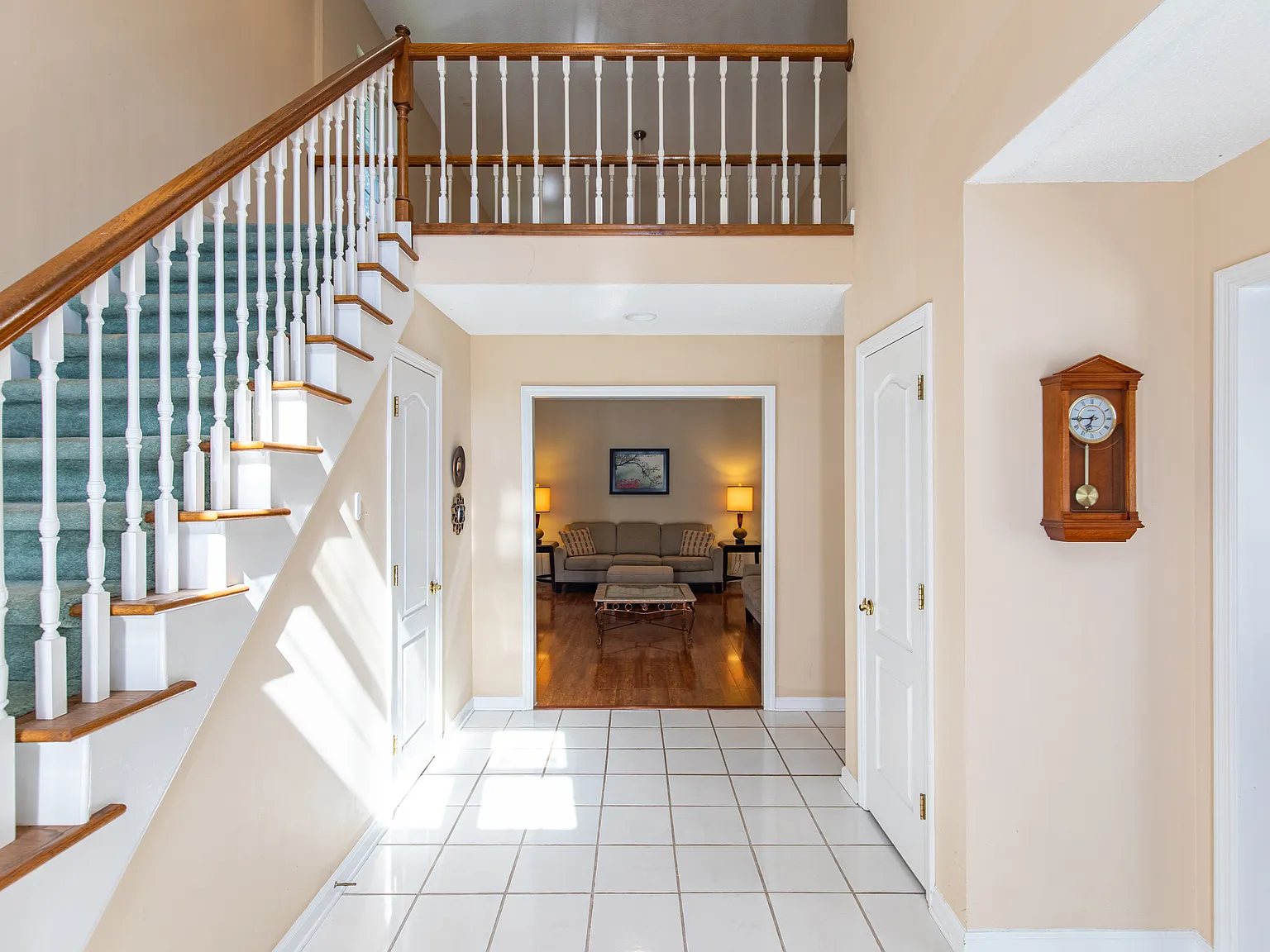 3 bed, 2.5 bath, 1940 sqft, $3,000 — Photo 2
