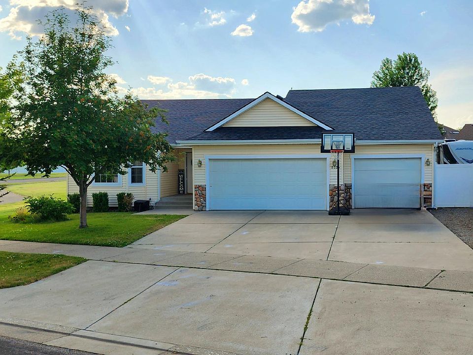 1st image of 8025 N Chateaux Dr