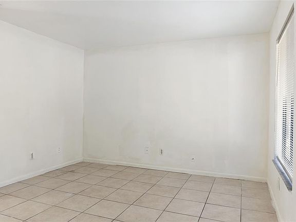 2nd image of 1031 SW 61st St