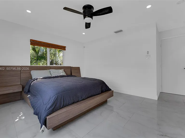 6924 NW 8th Ct — Photo 24