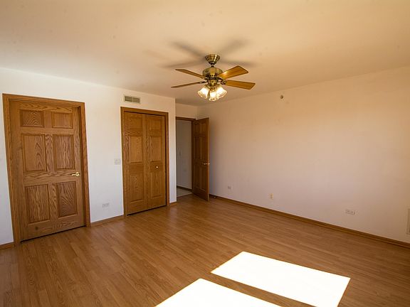 4th image of 4655 N Cumberland Ave APT 515