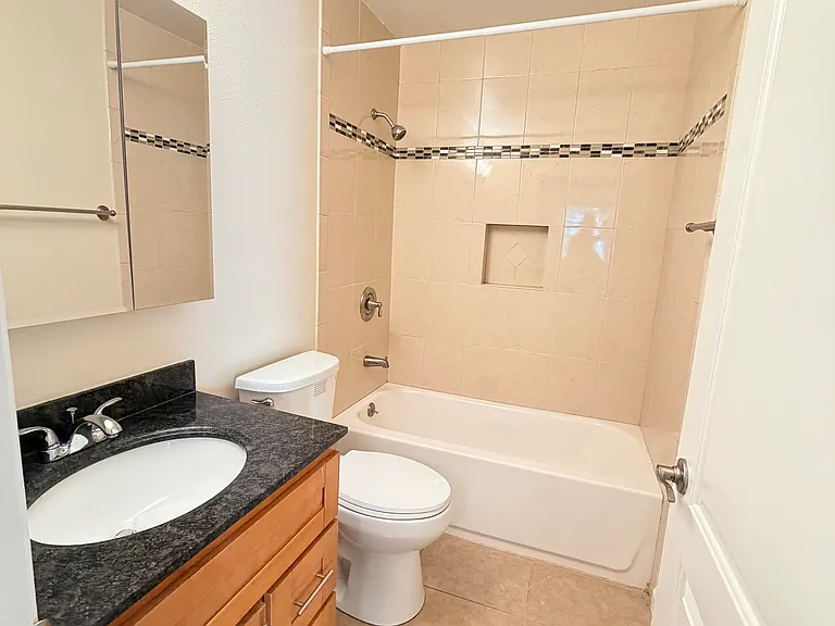 885 Broadway #7 — Photo 7
