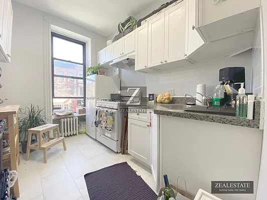 Rented by ZealEstate Group Inc | media 26