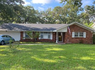 809 W Cheryl Ave, Hurst, TX 76053