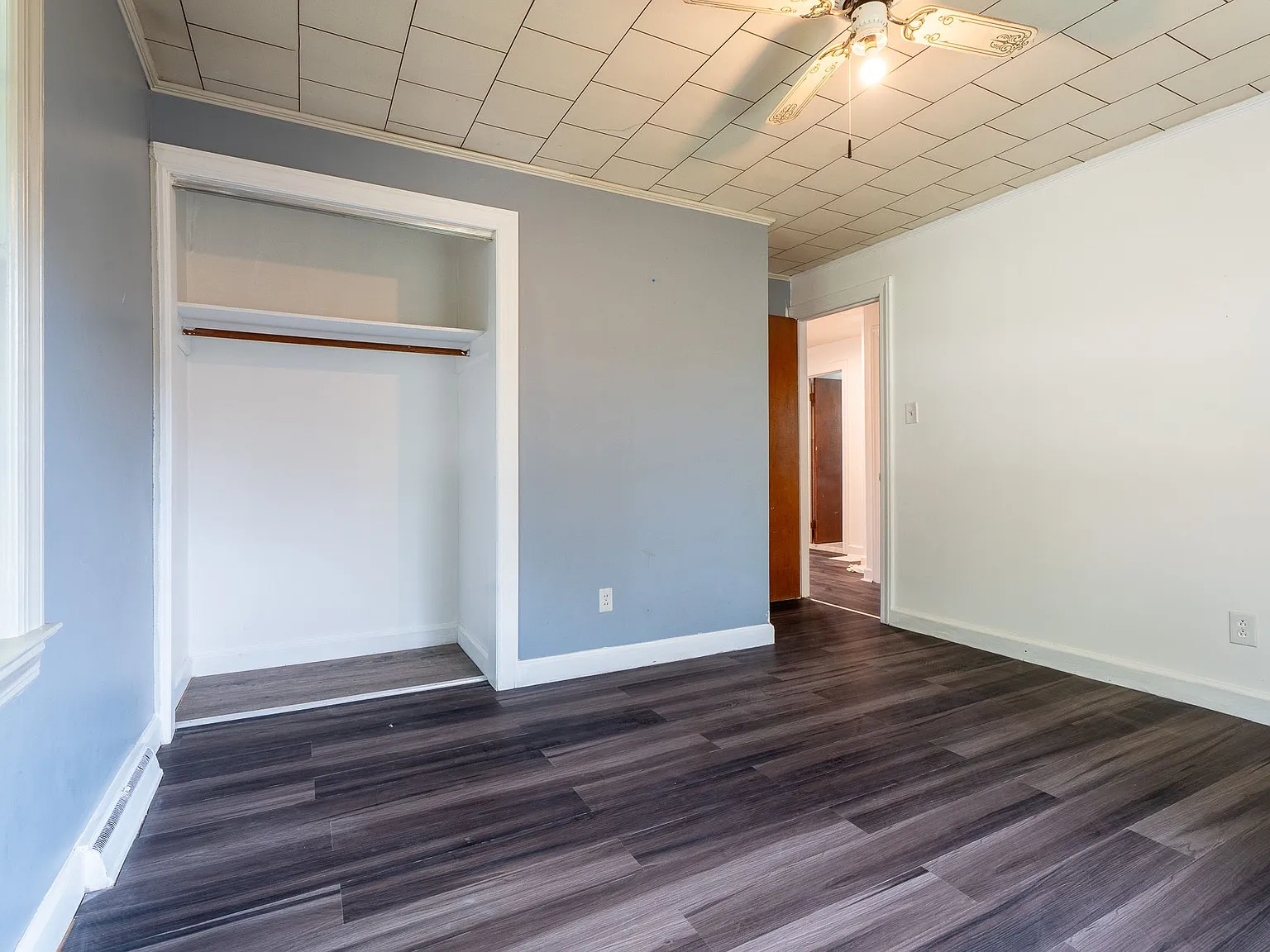 3 bed, 1.5 bath, 1200 sqft, $1,500 — Photo 3