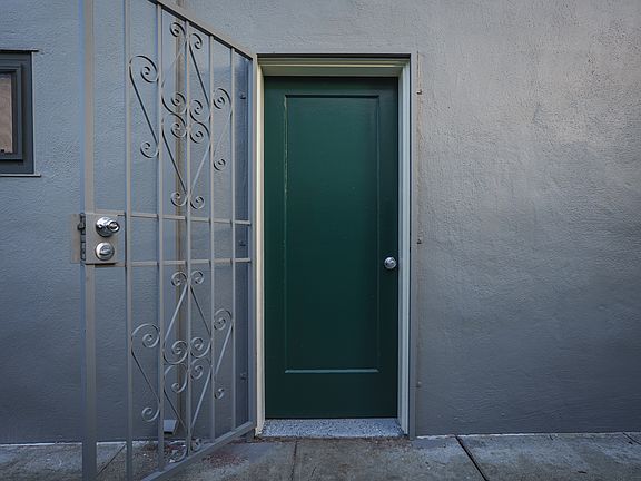 3rd image of 582 Euclid Ave #B