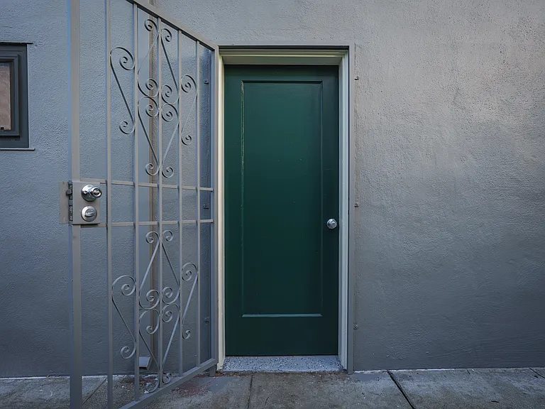 582 Euclid Ave — Photo 7