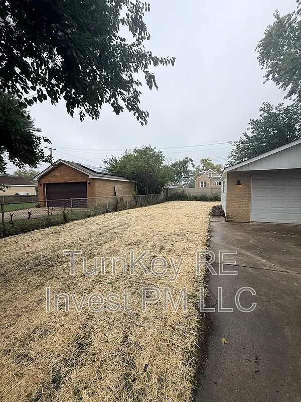 4 bed, 2.5 bath, 1594 sqft, $2,995 — Photo 3