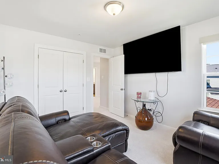 6702 Savannah Dr — Photo 36