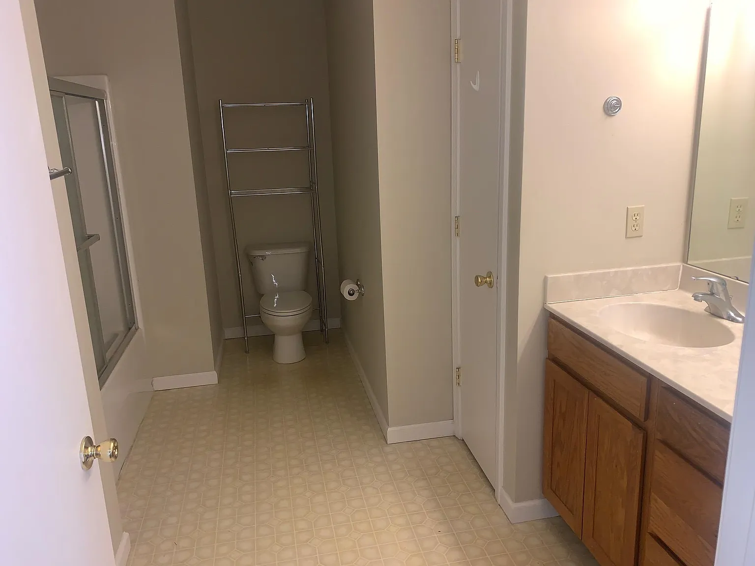 2 bed, 1400 sqft, $1,450 — Photo 3