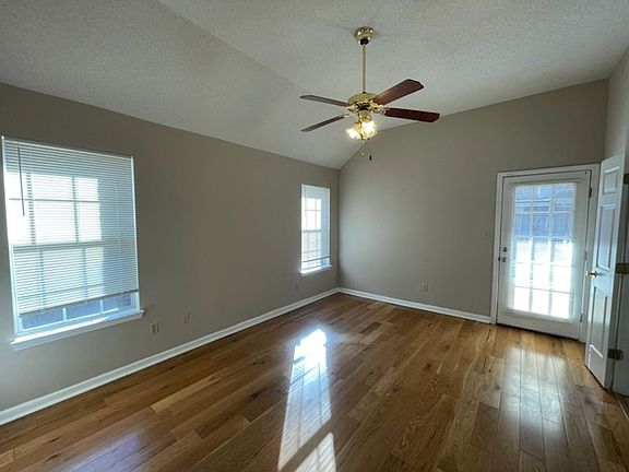 4th image of 5627 Alexandria Ln