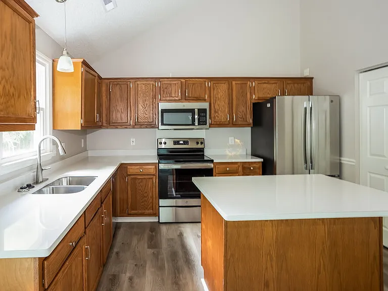 1309 Southwind Ct SW — Photo 7