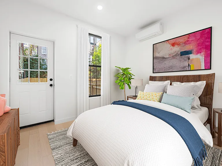 799 Manhattan Ave #2L — Photo 5