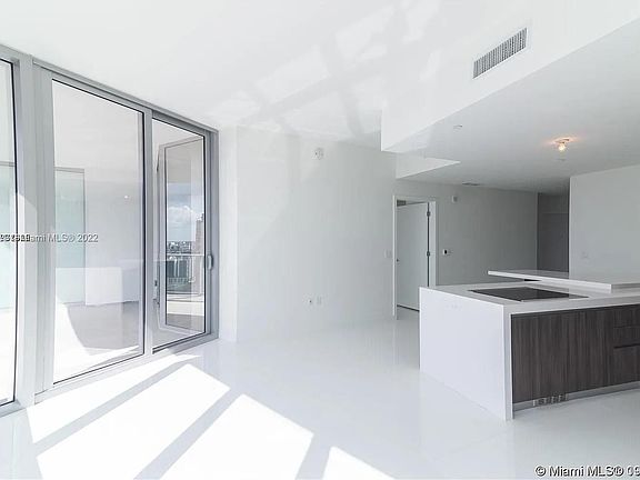 2nd image of 851 NE 1st Ave #1610