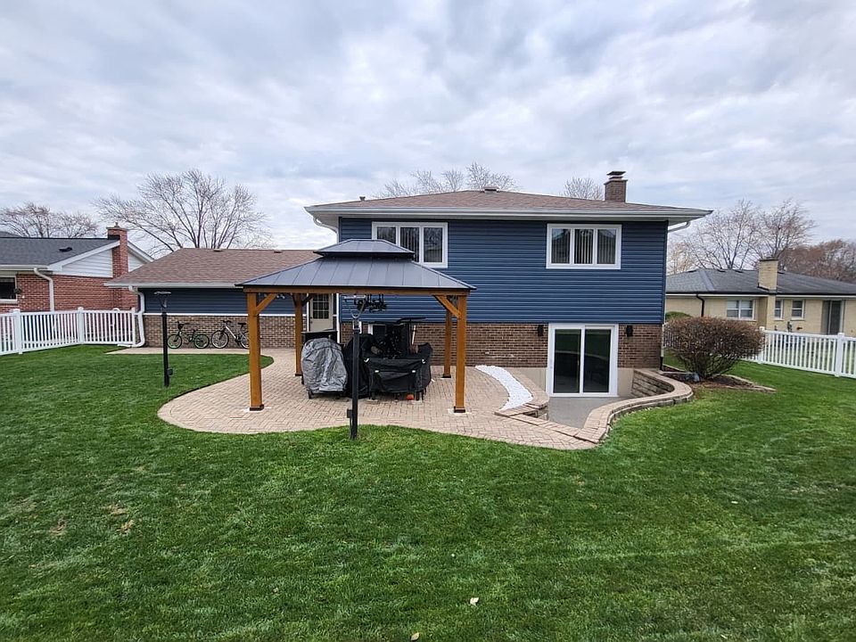 1st image of 609 Trent Ln