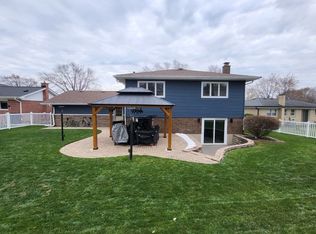 609 Trent Ln, Schaumburg, IL 60193