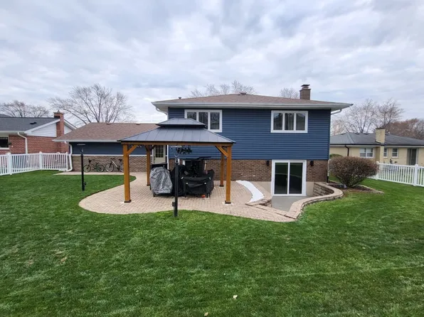 609 Trent Ln, Schaumburg, IL 60193