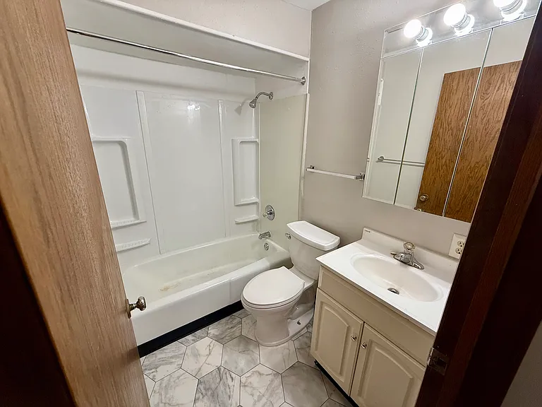 905 W 18th St #103 — Photo 7