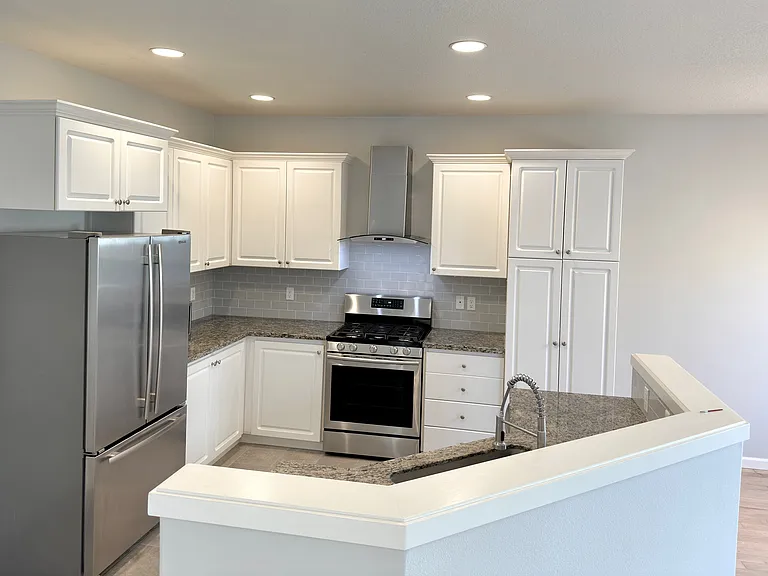 220 NE 57th Ave — Photo 4