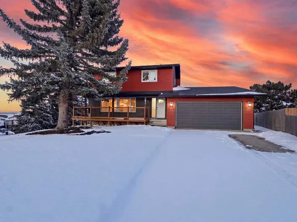 51 W Beddington Grn NE, Calgary, AB T3K 1M7