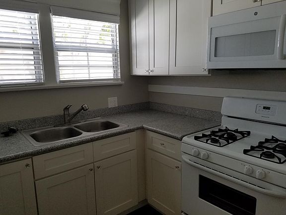 5th image of 239 Ximeno Ave APT A