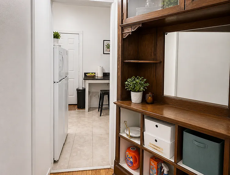 1053 W Grace St #1E — Photo 4
