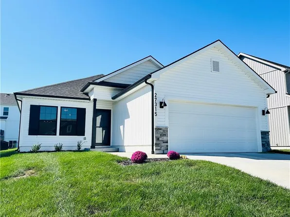 27315 E Sycamore St, Lake Lotawana, MO 64086