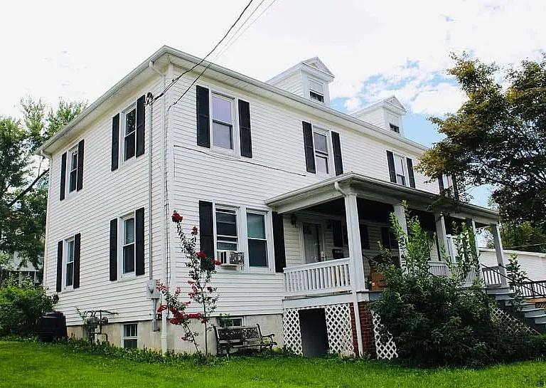 28 N Willow St — Photo 1