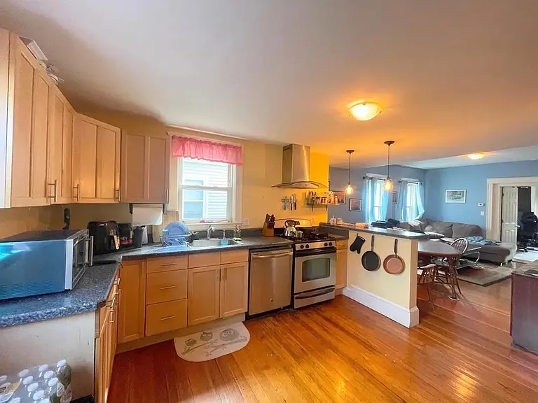 23 Curtis St #2 — Photo 3