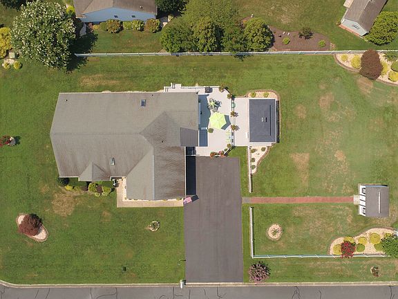 3rd image of 34641 Michelle Dr