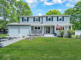 17 Barbara Anne St, Manorville, NY 11949
