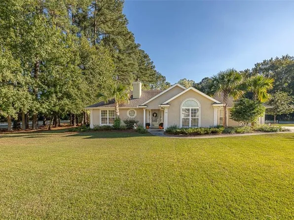 105 Shadowlake Dr, Brunswick, GA 31525