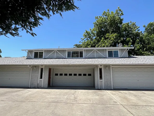 305 Saint Michael Ct #C — Photo 32
